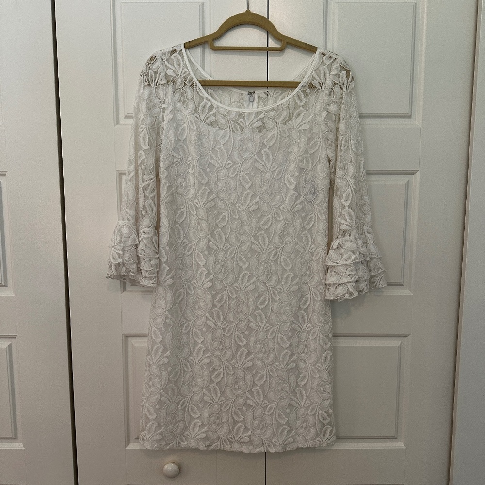Beautiful White Lace Sheath Dress size-Small
